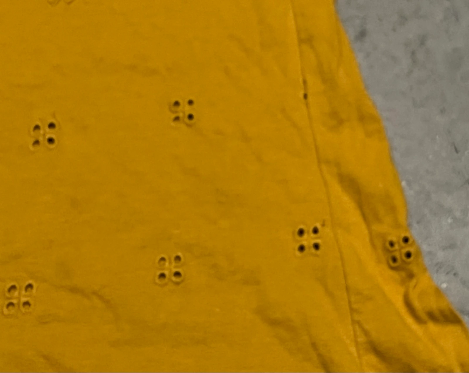 Camiseta naranja con calados  – photo 13